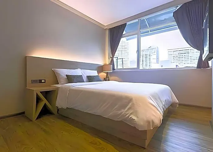Maxim's Hotel 3*